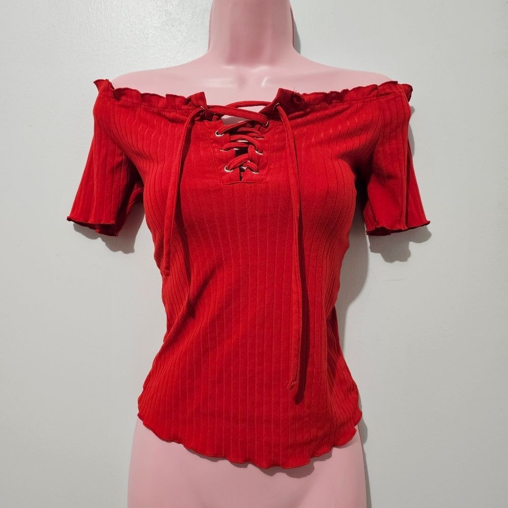Rue 21 - T-Shirt Off Shoulder Cropped Ruffle Lace Up Neckline - Size L - Red